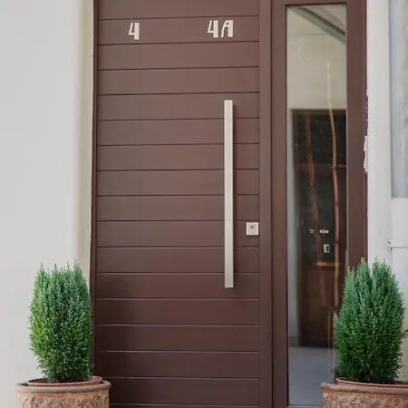 Luxury Flat Near Castle Hill Apartment *