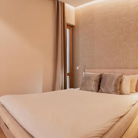 Luxury Flat Near Castle Hill Apartment